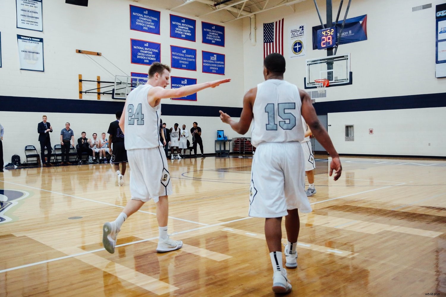 7 Expert Tips for Capturing Stunning Indoor Sports Action Photography