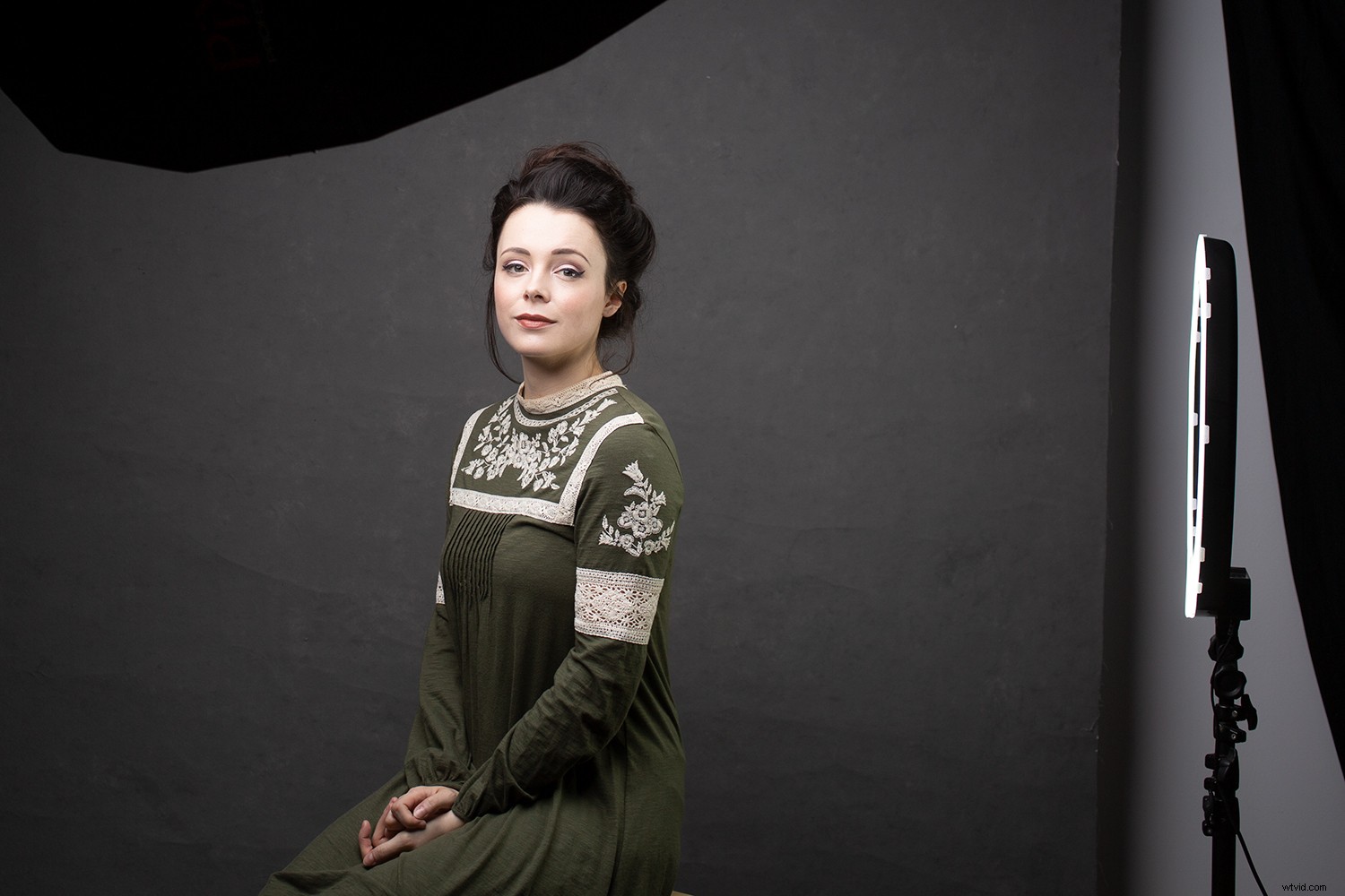 Master Ring Light Photography: Pro Tips for Stunning Portraits + 5 Creative Ideas