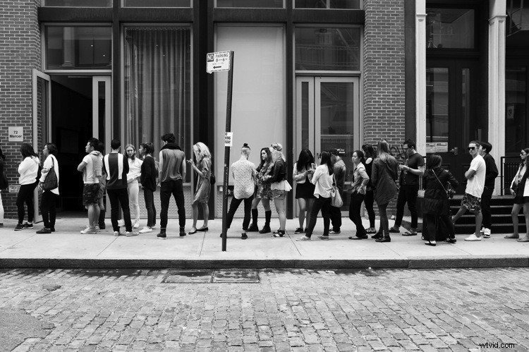 Master Street Photography: Ultimate Guide to Gear, Fear, Compositions & Lighting