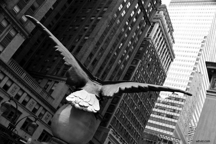 Master Street Photography: Ultimate Guide to Gear, Fear, Compositions & Lighting