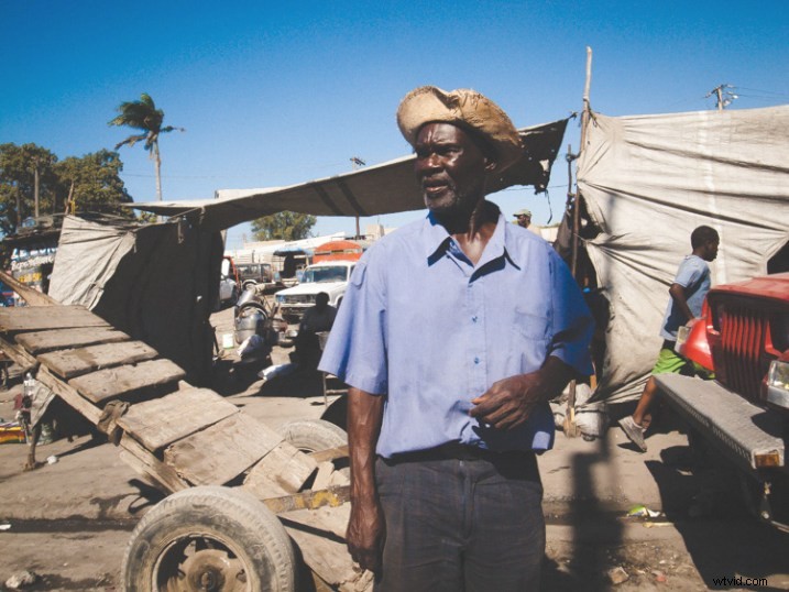 Master the Retro Faded Vintage Effect: Lightroom & Photoshop Tutorial