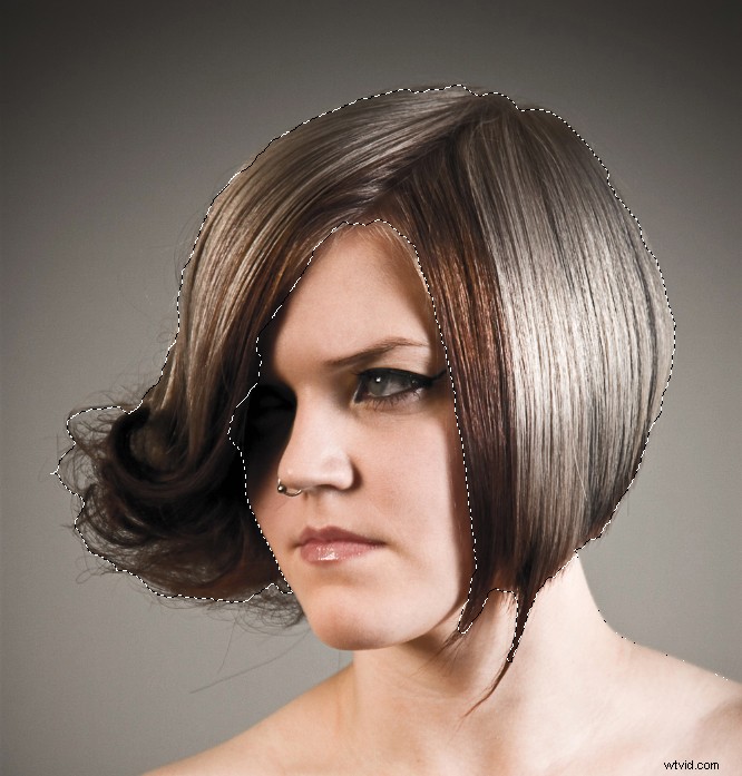 3 Simple Steps to Realistically Transform Hair Color in Photoshop