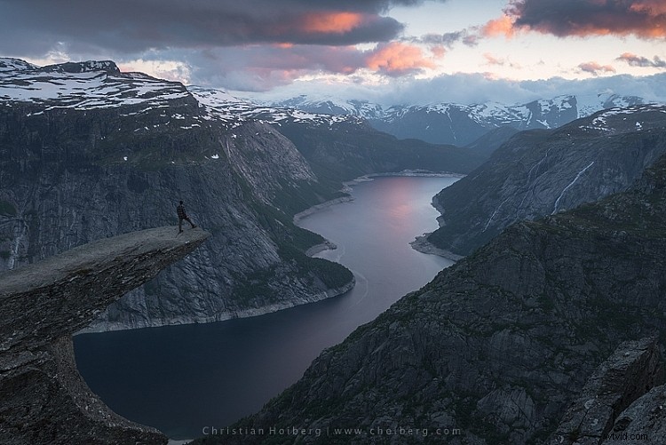 2 Easy Photoshop Techniques to Add Vibrant Colors to Your Images