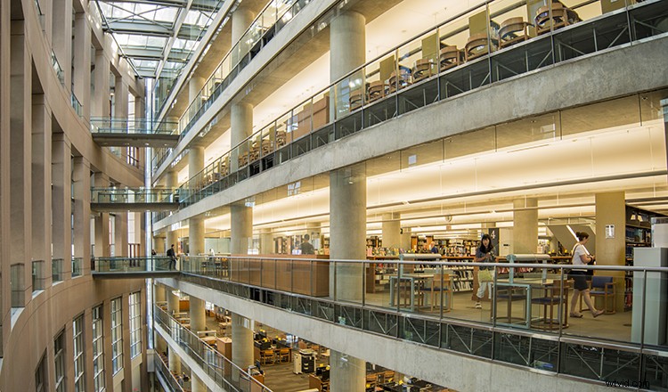 Correct Perspective Distortion in Building Photos Using Photoshop: Step-by-Step Guide