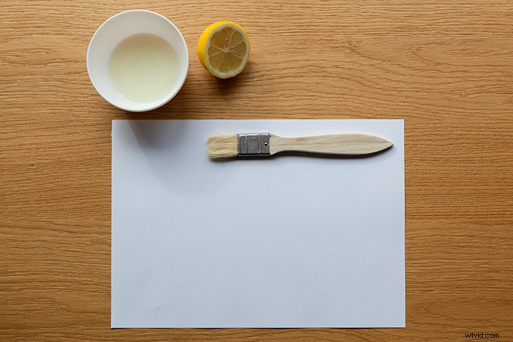 Create Authentic Antique Photo Effects in Photoshop Using Lemon and Layer Masks