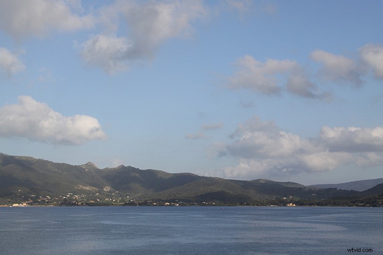 Master Non-Destructive Photoshop Workflows: Unlock Smart Objects for Pro Editing