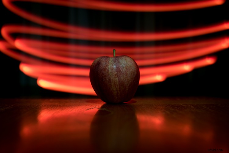 Master Light Painting: Stunning Effects with Fruit and Your Smartphone