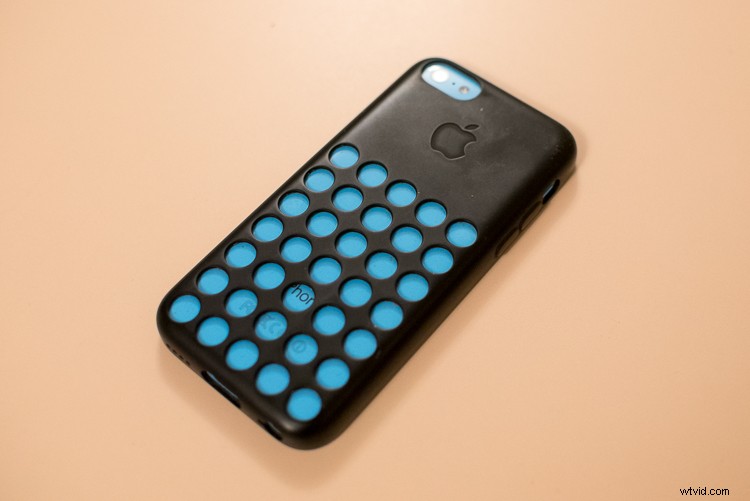 Master Light Painting: Stunning Effects with Fruit and Your Smartphone