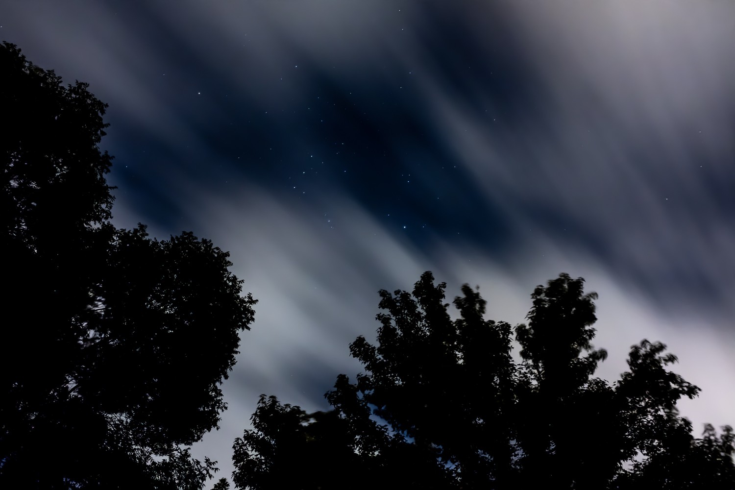 Why DSLRs Outshine Smartphone Cameras: Timeless Advantages That Endure