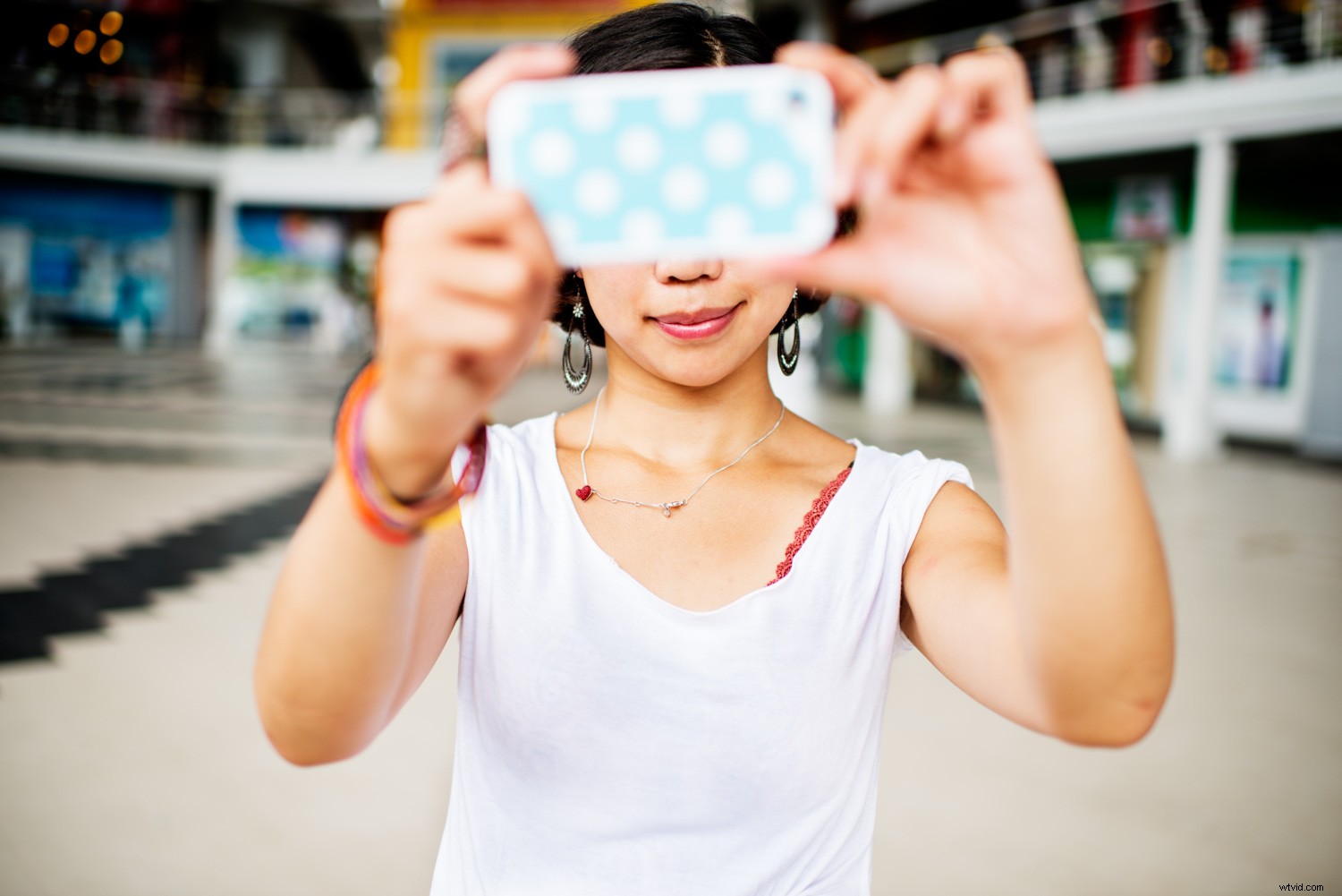 Pros and Cons: Upgrading from Smartphone to Dedicated Camera