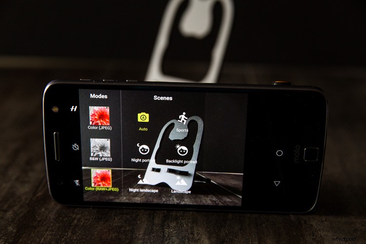 Hands-On Field Test: Hasselblad True Zoom Camera Mod for Moto Z Smartphone