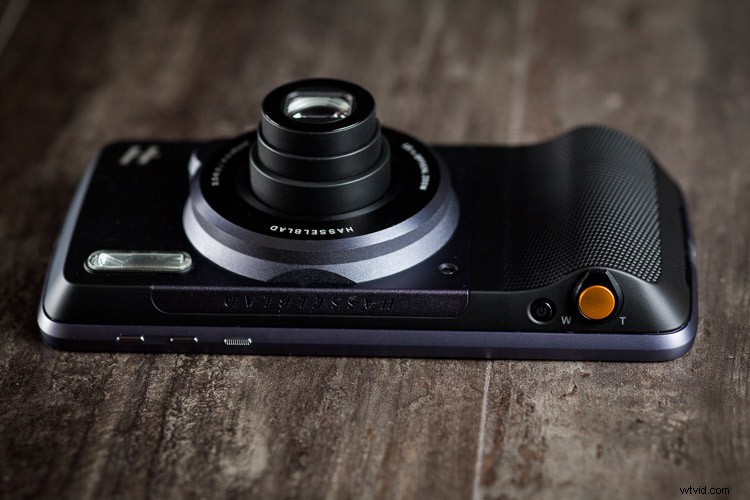 Hands-On Field Test: Hasselblad True Zoom Camera Mod for Moto Z Smartphone