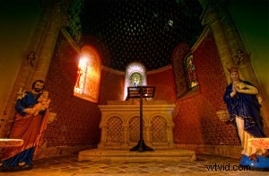 Crafting Stunning Atmospheres On-the-Go: Mastering Lighting Control with Portable Flashes