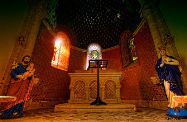 Crafting Stunning Atmospheres On-the-Go: Mastering Lighting Control with Portable Flashes