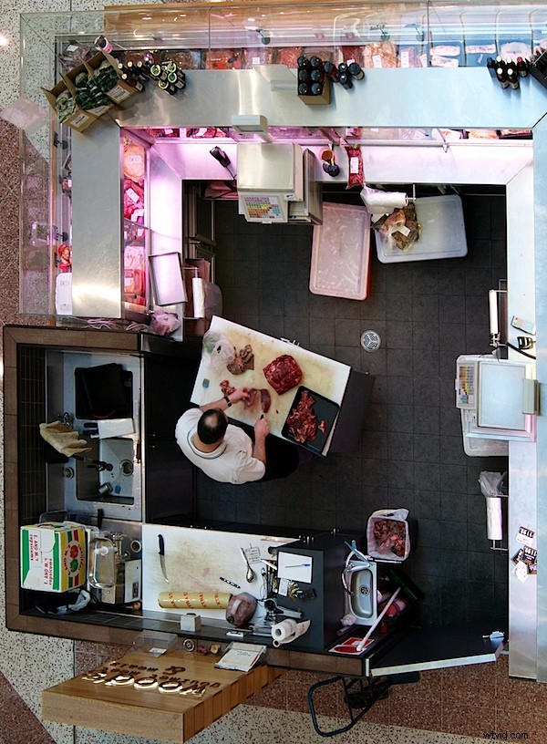 Sony Alpha A390 DSLR Review: Expert Performance Analysis