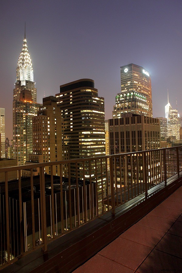 Capture Crowd-Free Architectural Shots in Busy Tourist Hotspots: Pro Tips