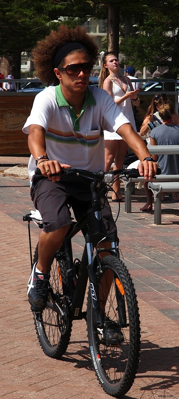 Olympus E-5 DSLR Review: In-Depth Analysis of Build, Performance & Four Thirds System