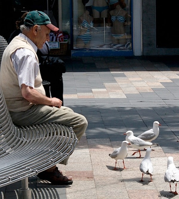 Samsung NX100 Review: Compact Mirrorless Interchangeable Lens Camera