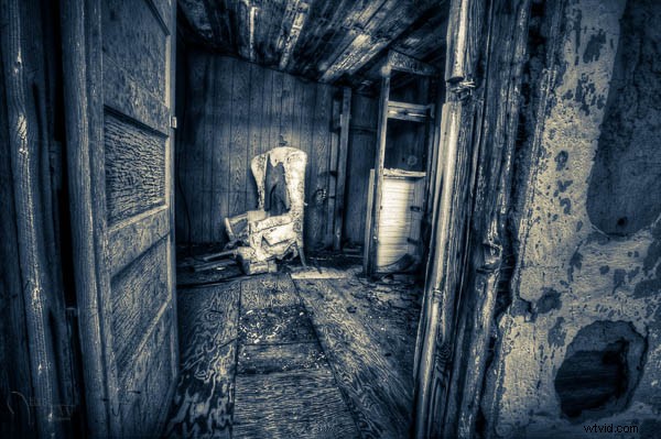 HDR Photography Mastery: Merge to 32-Bit Technique Comparisons for Natural Results