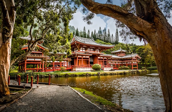 HDR Photography Mastery: Merge to 32-Bit Technique Comparisons for Natural Results