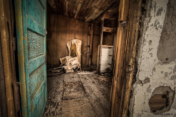 HDR Photography Mastery: Merge to 32-Bit Technique Comparisons for Natural Results