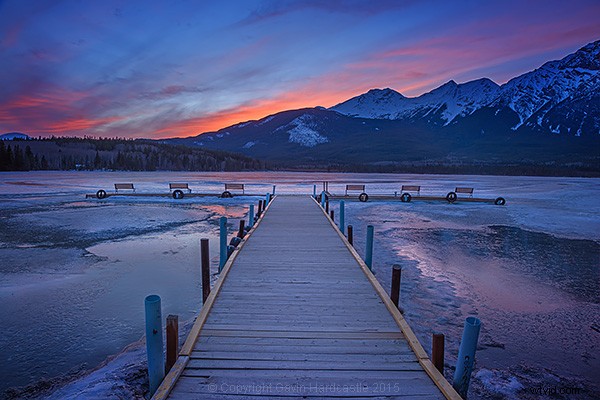 9 Expert Tips for Capturing Stunning Mountain Lake Reflections