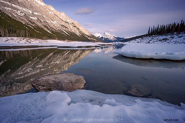 9 Expert Tips for Capturing Stunning Mountain Lake Reflections