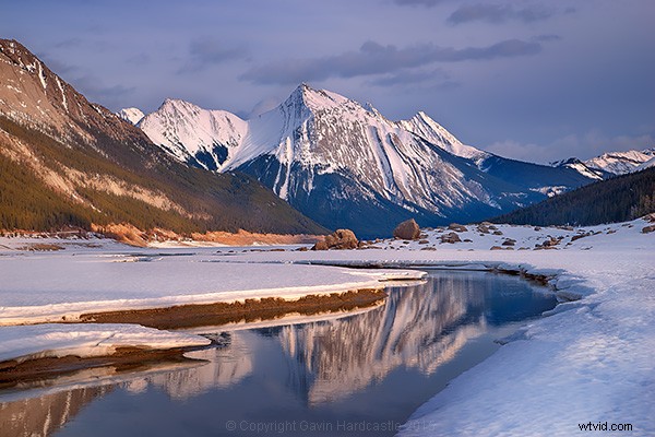 9 Expert Tips for Capturing Stunning Mountain Lake Reflections