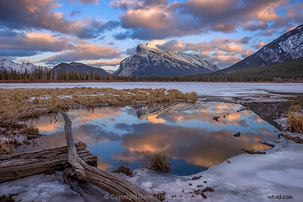 9 Expert Tips for Capturing Stunning Mountain Lake Reflections