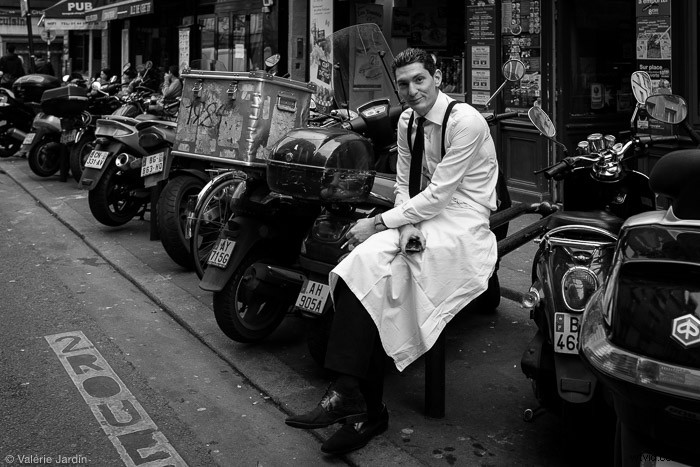 Street Photography: Color vs. Black & White – Which to Choose?