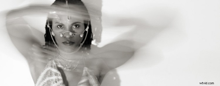 Create Stunning Dynamic Images Using Just One LED Light: Pro Tutorial