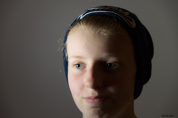 Transform Your iPad into a Pro Softbox or Custom Background: Photography Guide