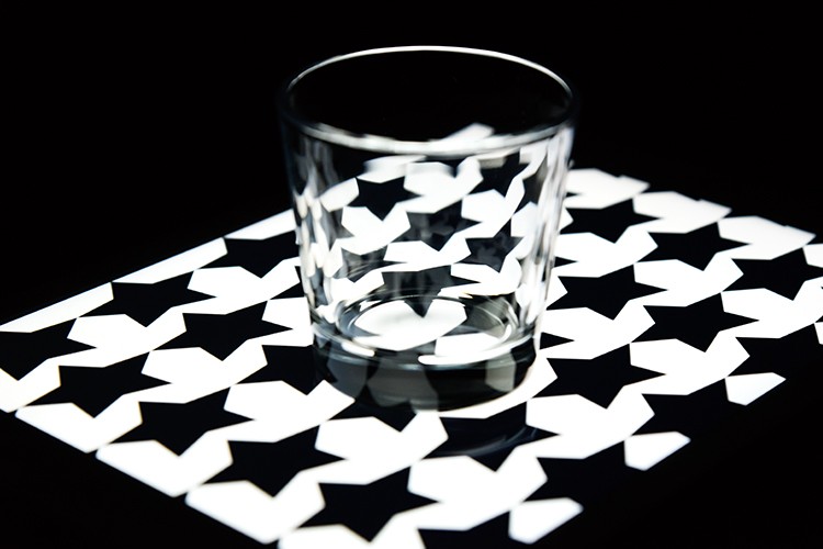 Transform Your iPad into a Pro Softbox or Custom Background: Photography Guide