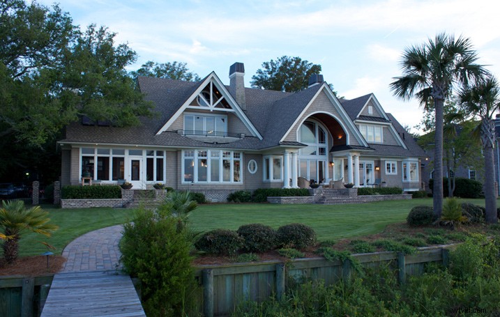 Master Stunning Architecture Photography: Light Painting Techniques Revealed