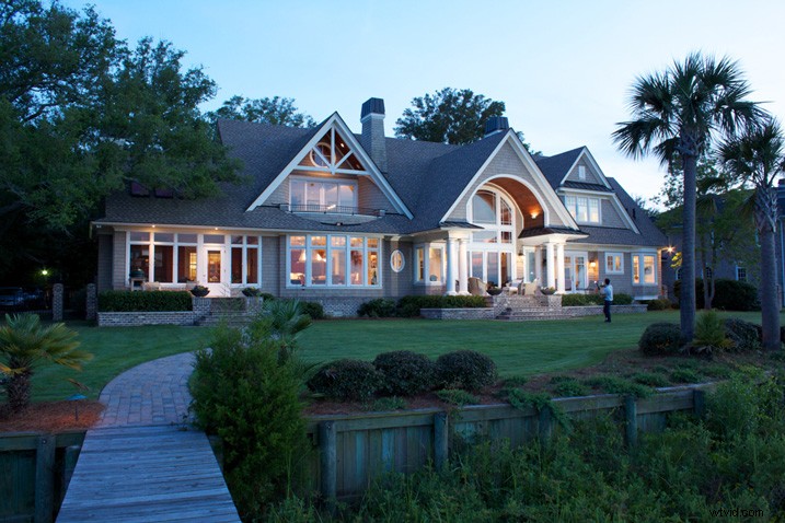 Master Stunning Architecture Photography: Light Painting Techniques Revealed