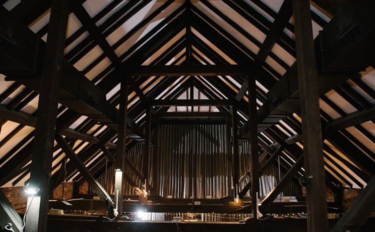 Master Speedlight Photography: Pro Tips for Wedding Receptions and Events