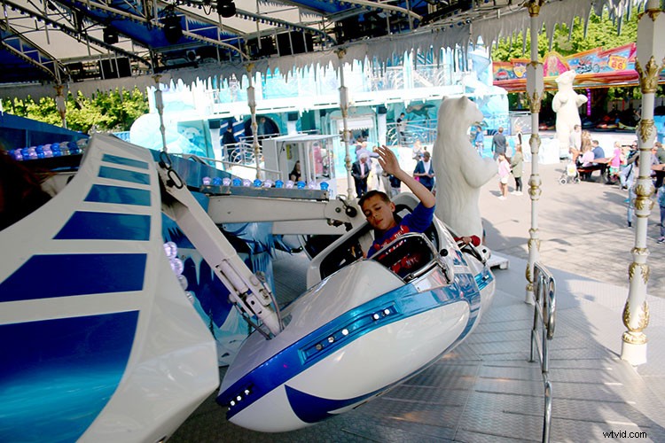 Master Shutter Speed: Create Stunning Motion Blur Effects with Fun Photography Experiments