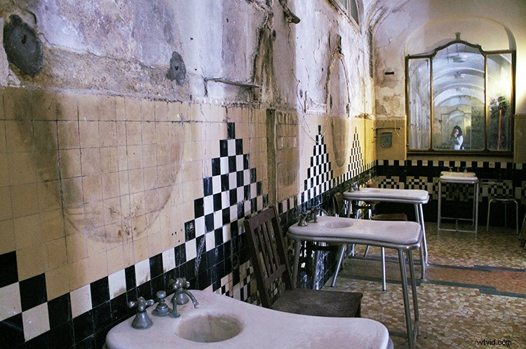 Master Museum Photography: Turn Restrictions into Creative Opportunities