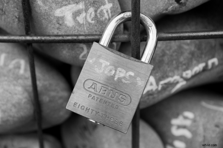 9 Expert Tips to Master Seeing in Monochrome Photography