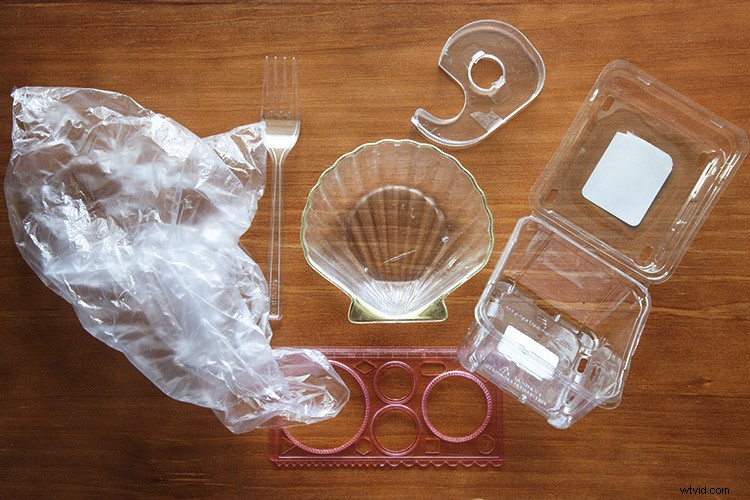 Create Vibrant, Colorful Photos of Everyday Plastic Objects with a Polarizing Filter