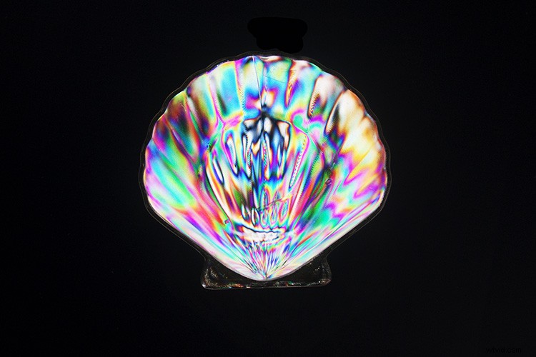 Create Vibrant, Colorful Photos of Everyday Plastic Objects with a Polarizing Filter