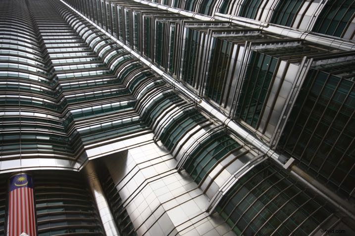 7 Expert Tips for Capturing Creative Photos of Iconic Landmarks