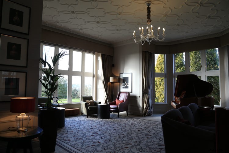 Expert Tips for Capturing Stunning Real Estate Interiors