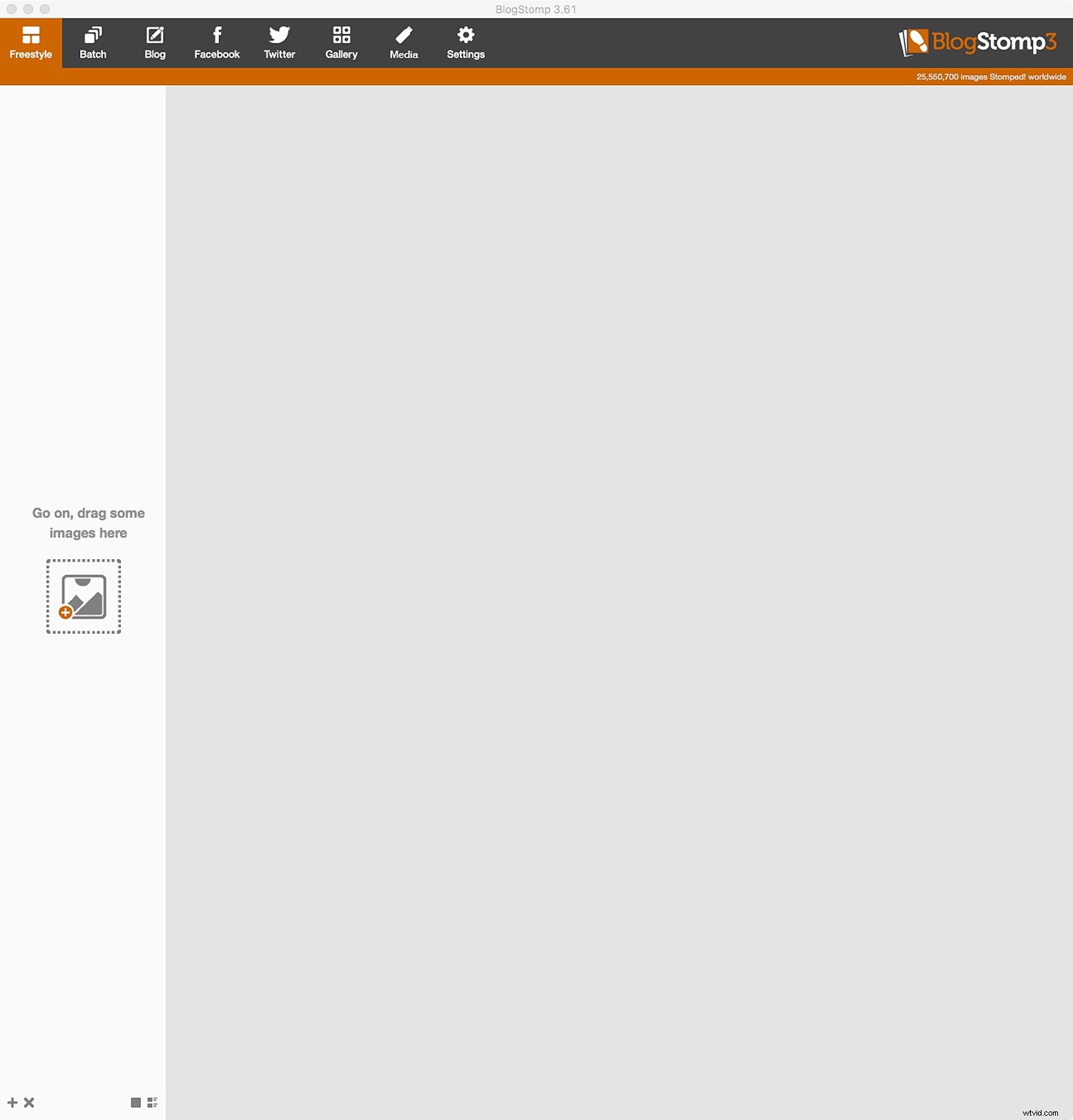BlogStomp Review: Streamline Photo Blogging for Photographers