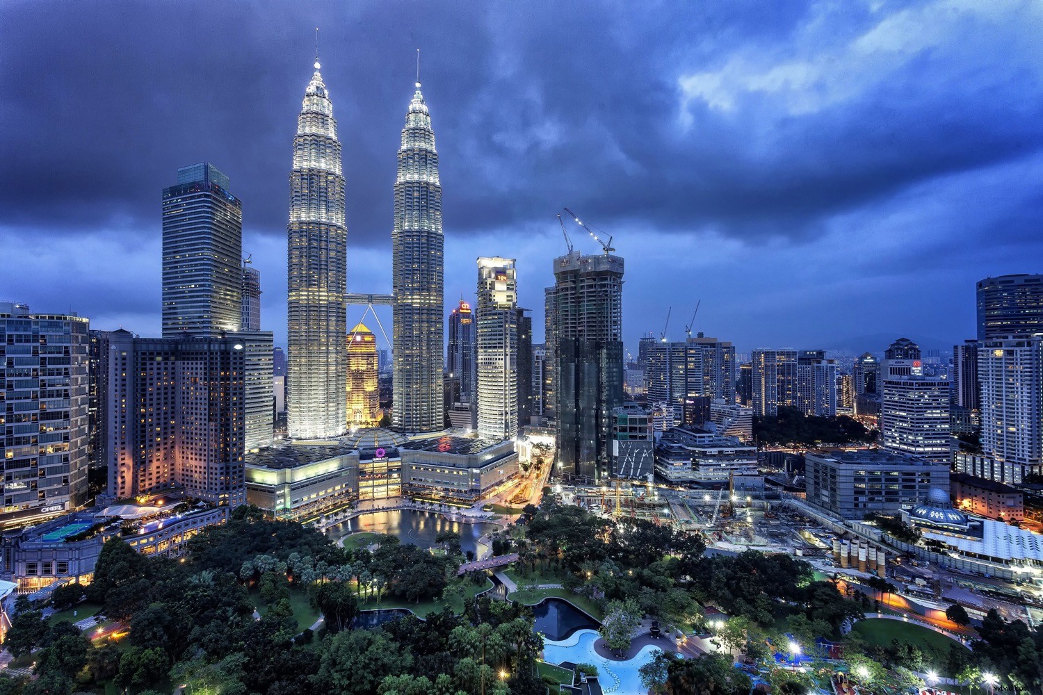 9 Essential Tips for Aspiring Young Photographers