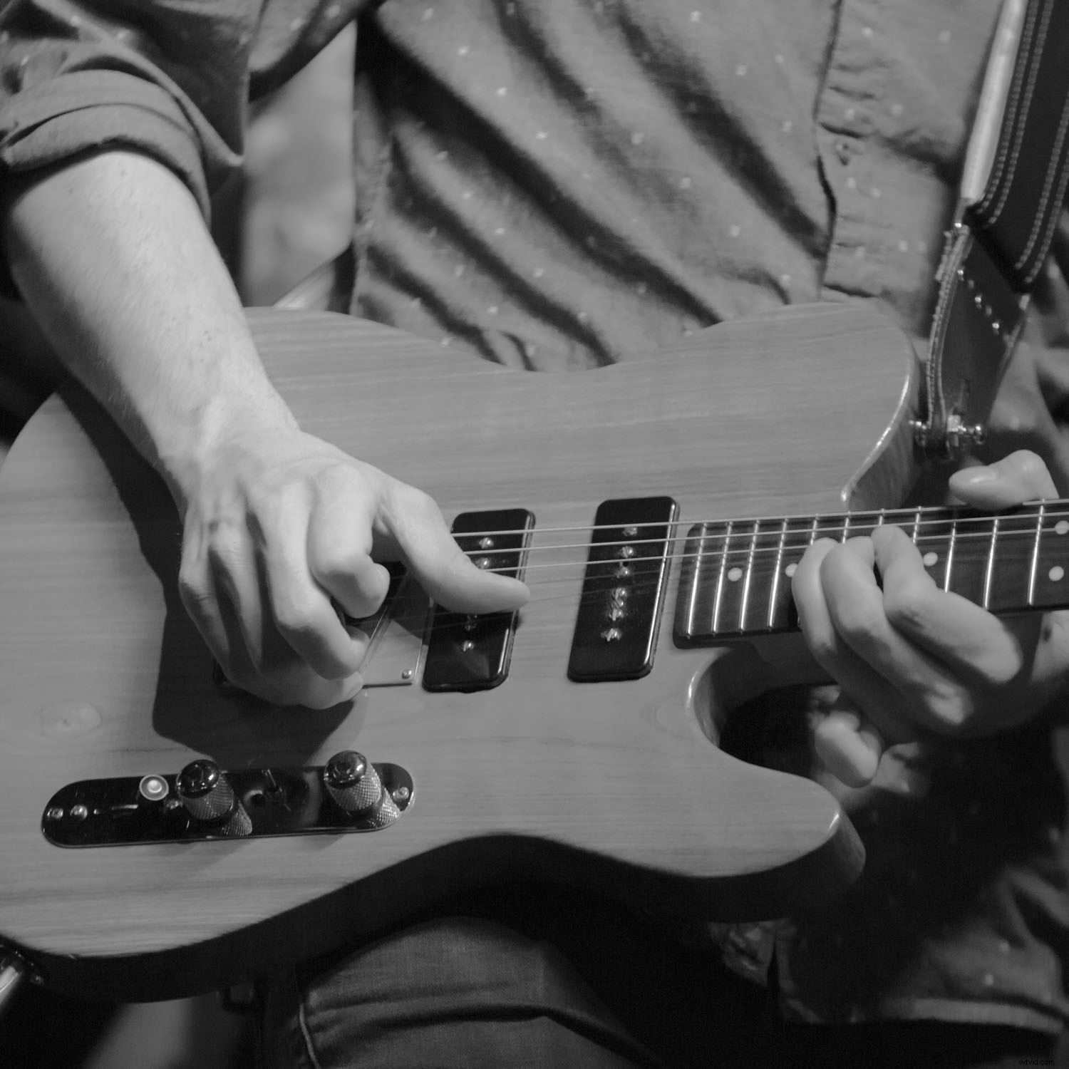 Master Low Graphic Style: Transform Your Photography Composition