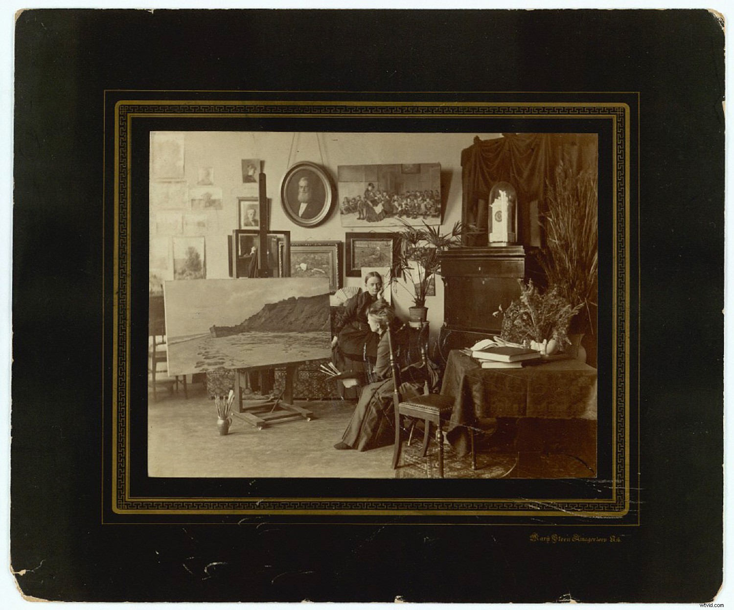 9 Trailblazing Women Photographers Who Revolutionized History