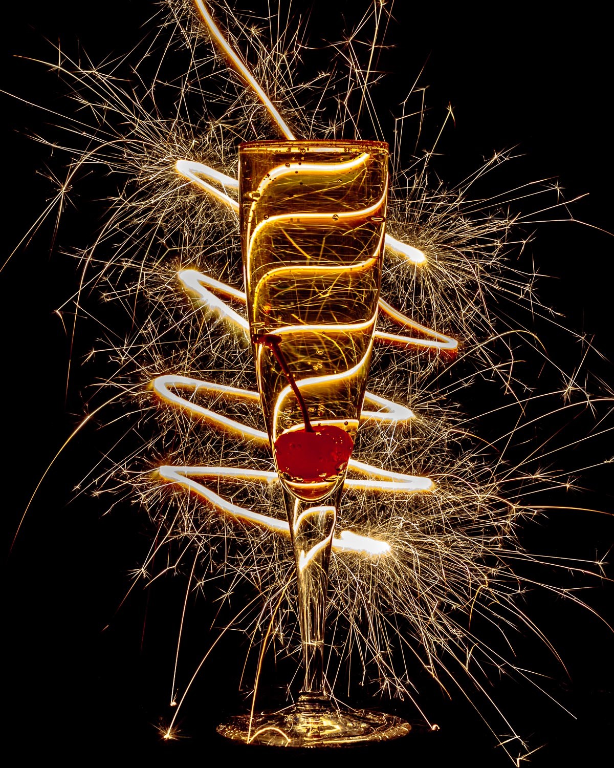 Master Sparkler Photography: Pro Tips to Add Dazzling Sparkle to Your Photos