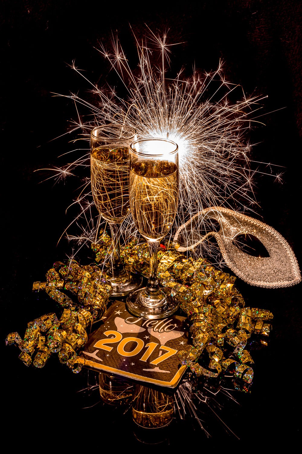 Master Sparkler Photography: Pro Tips to Add Dazzling Sparkle to Your Photos