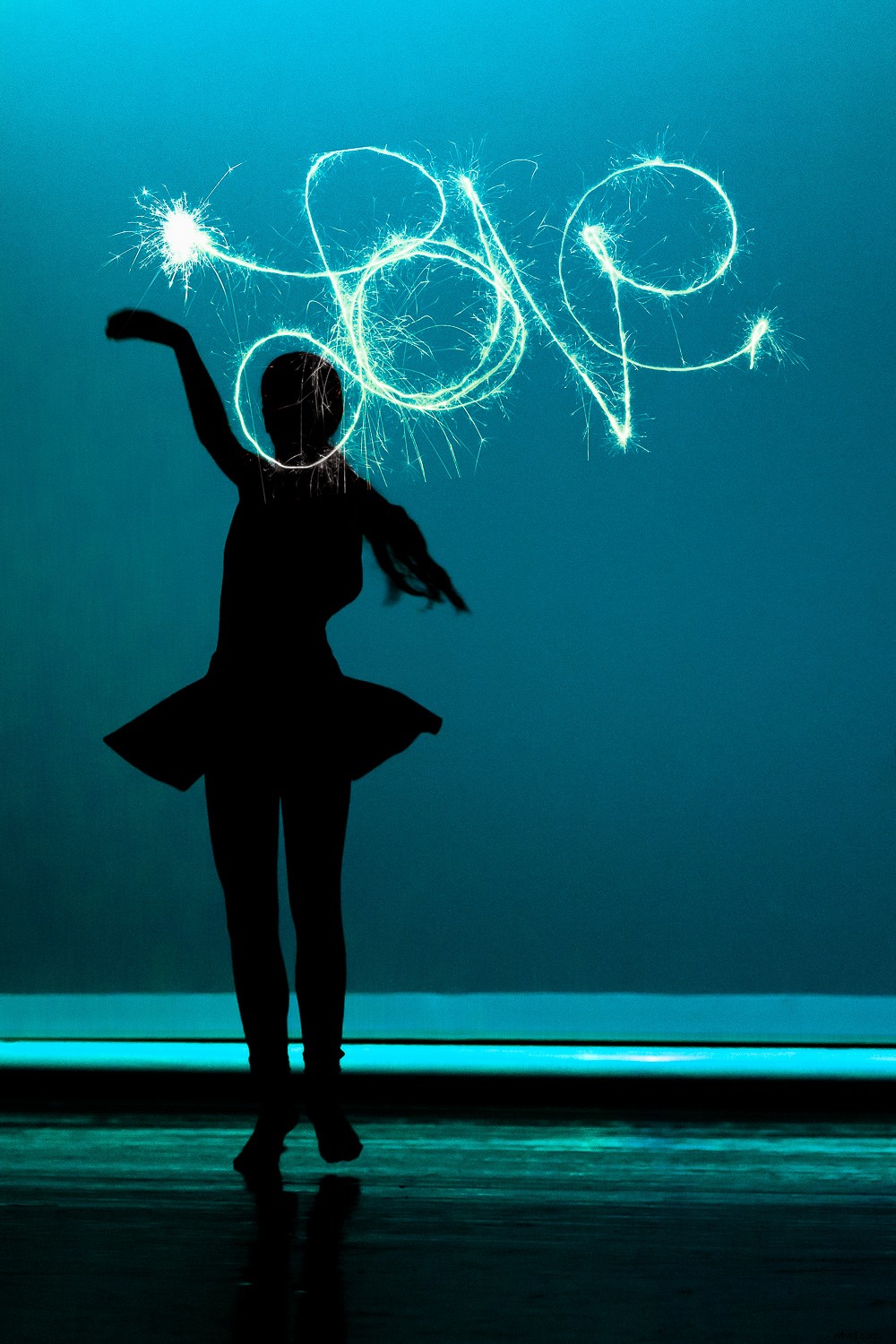 Master Sparkler Photography: Pro Tips to Add Dazzling Sparkle to Your Photos